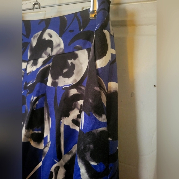 Skirt - Picture 3 of 3